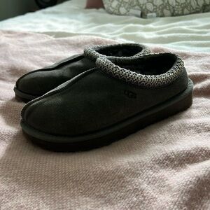 Ugg Tazz slippers